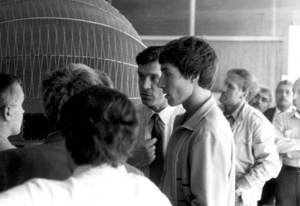 Classes at the Institute in Garni: cosmonauts Alexander Serebrov, Sergei Krikalev, Viktor Afanasyev.